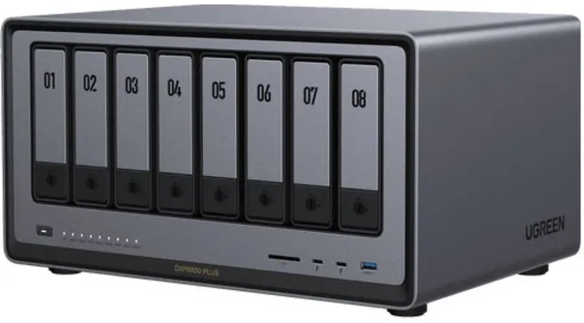 UGREEN DXP8800 Plus