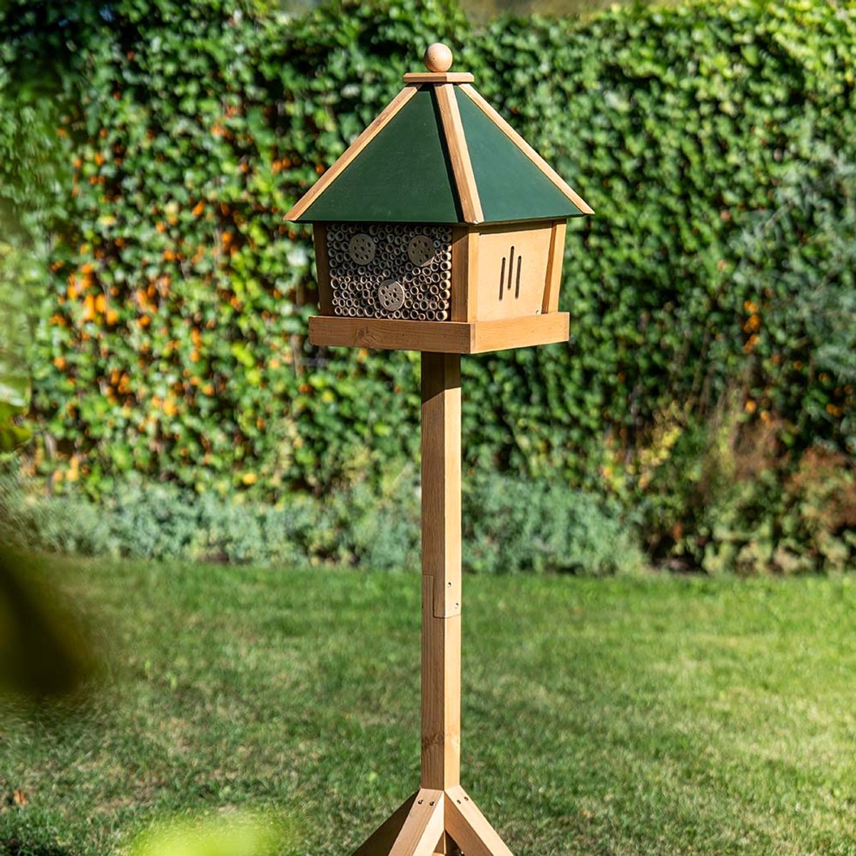 Lipari Insectenhotel op paal | CJ Wildlife |  | Partner van Vogelbescherming Nederland