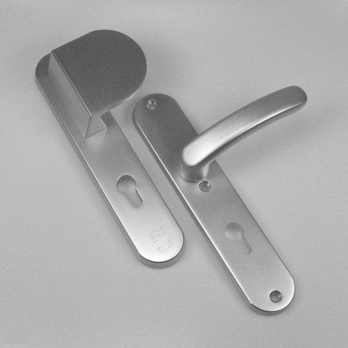 AMI Veiligheidsbeslag 250/50/1 Profielcilinder 55 Deurdikte 90/83 Re Deurkruk 378 Rotaveer Irox Archi-Des. Deurdikte 38/42 - 621501