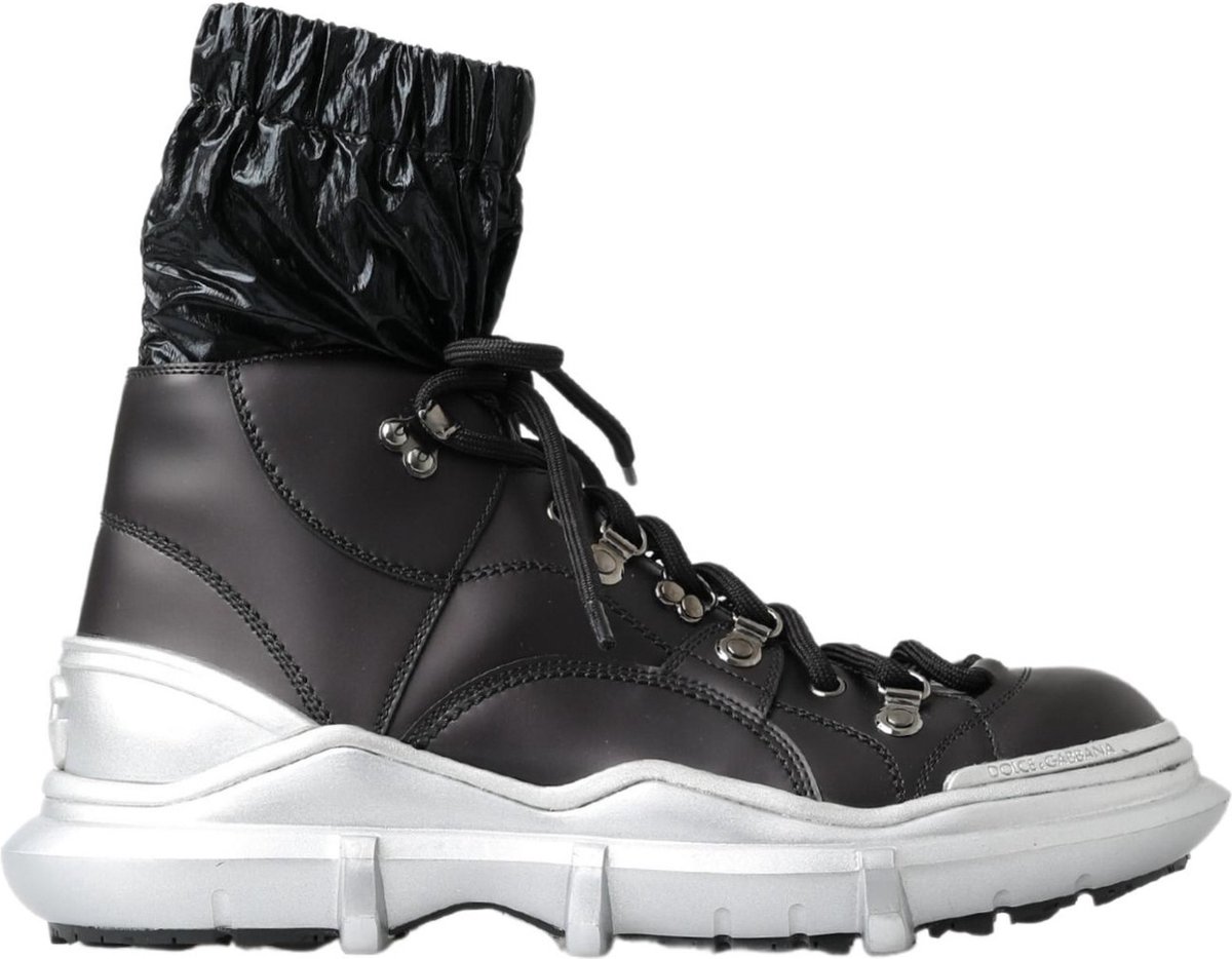 Hightop sneakers met veterstijl