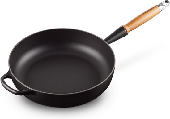 Le Creuset gietijzeren Signature hapjespan met houten handvat - 28 cm / 3.6 liter - mat zwart