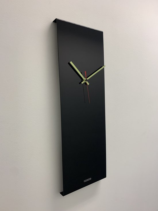 Wandklok CHANTALBRANDO -- BLACK LINE XL -- MODERN DESIGN -- MADE IN HOLLAND