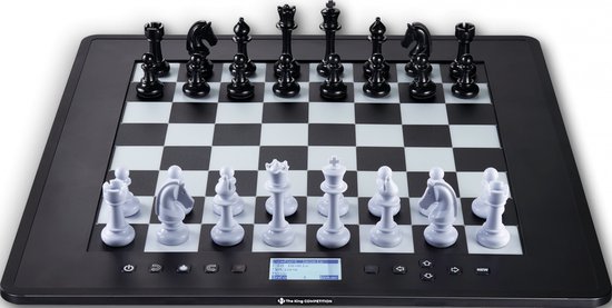 MILLENNIUM The King Competition M831 - Schaakcomputer met adaptieve speelniveaus. Met adaptieve levels, Chess960 en 81 leds voor zetweergave. Uit te breiden voor online schaken.