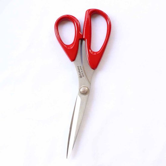 Cohana Seke naaischaar gelakt 21cm rood.