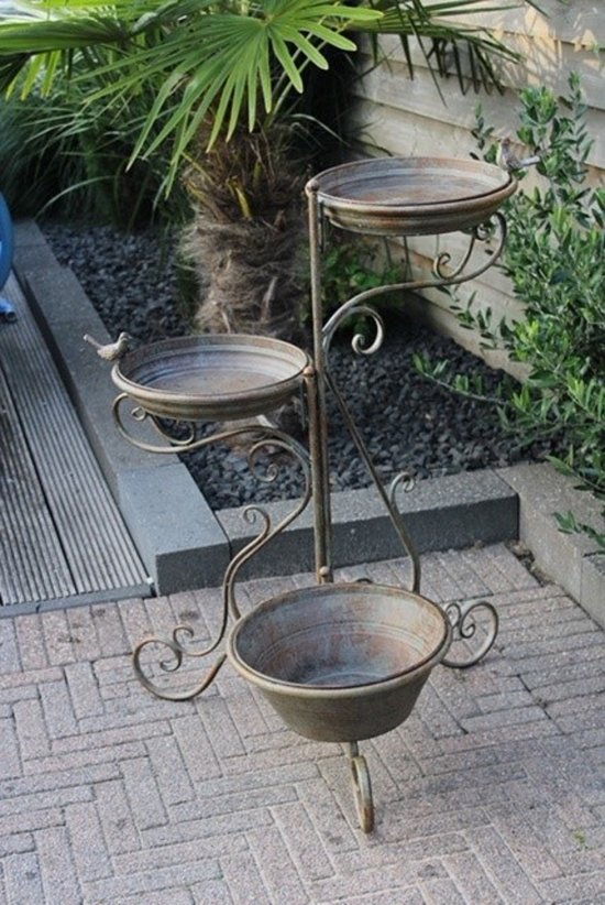 EEN 3-LAAGS IJZEREN VOGELVOER, -BAD & PLANTENSTANDAARD 94cm hoog