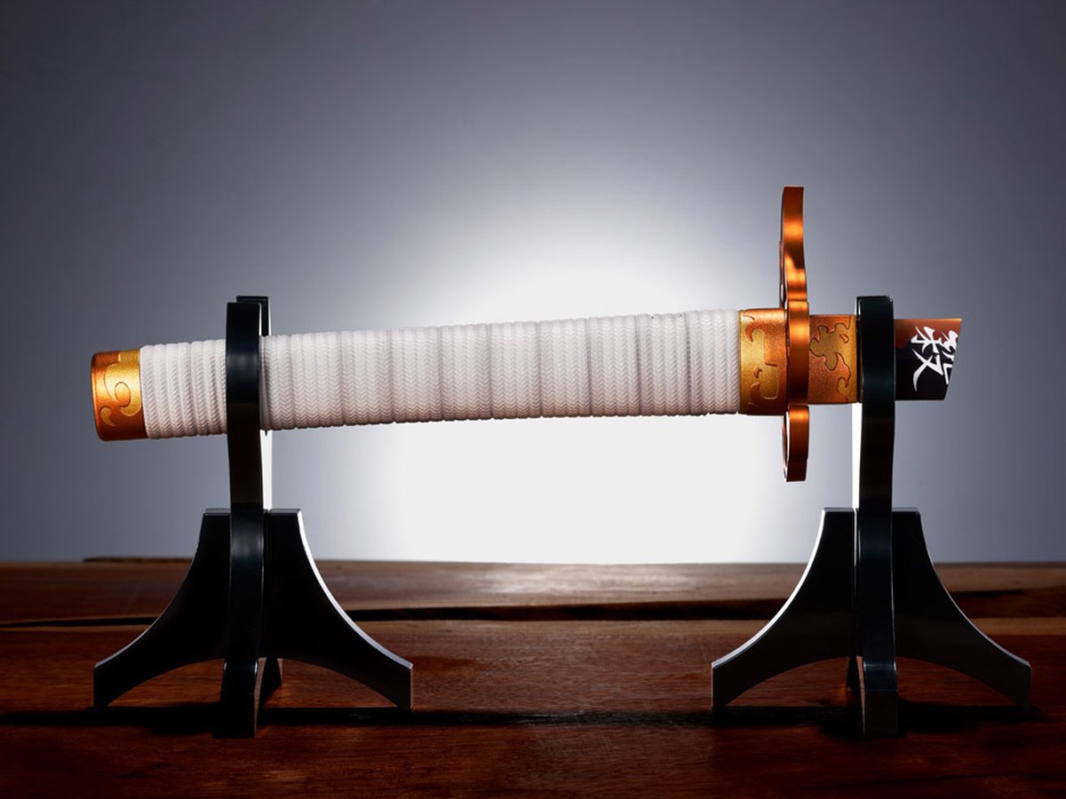 DEMON SLAYER - Broken Sword Kyojuro Rengoku - Replica op Standaard 31cm