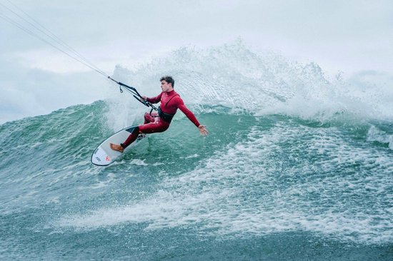 Mystic Stealth Bar Gen 3 Kite - Black/White