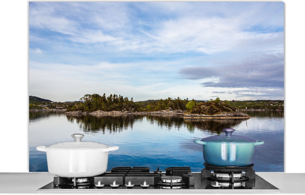 Spatscherm Keuken - Kookplaat Achterwand - Spatwand Fornuis - 120x80 cm - Noordzee - Noorwegen - Bomen - Aluminium - Wanddecoratie - Muurbeschermer - Hittebestendig