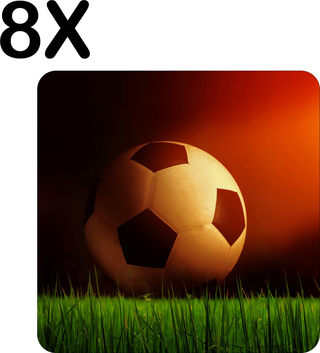 BWK Luxe Placemat - Voetbal op het Gras in Schemerlicht - Set van 8 Placemats - 50x50 cm - 2 mm dik Vinyl - Anti Slip - Afneembaar