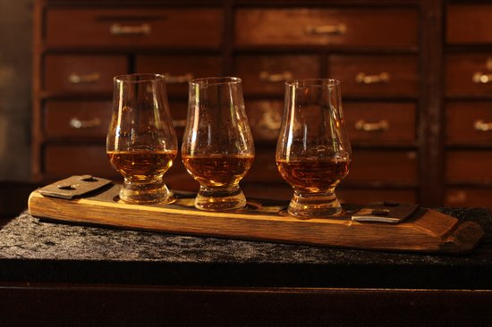 BA Limited Edition Proefplank 'Whisky' met 3 glazen / Sinterklaascadeau / Kerstcadeau / Whisky Gift Set