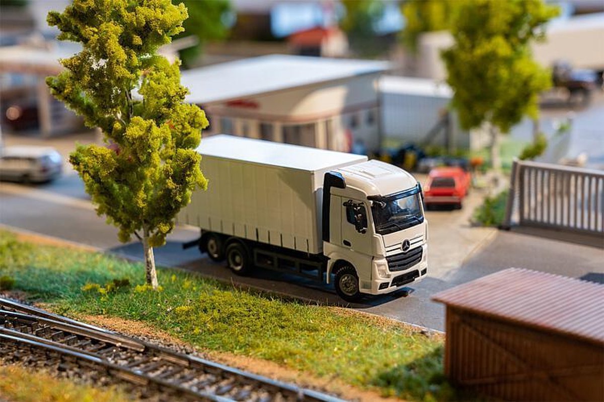 Faller 161486 MB Actros StreamSpace Car system H0 Voertuig