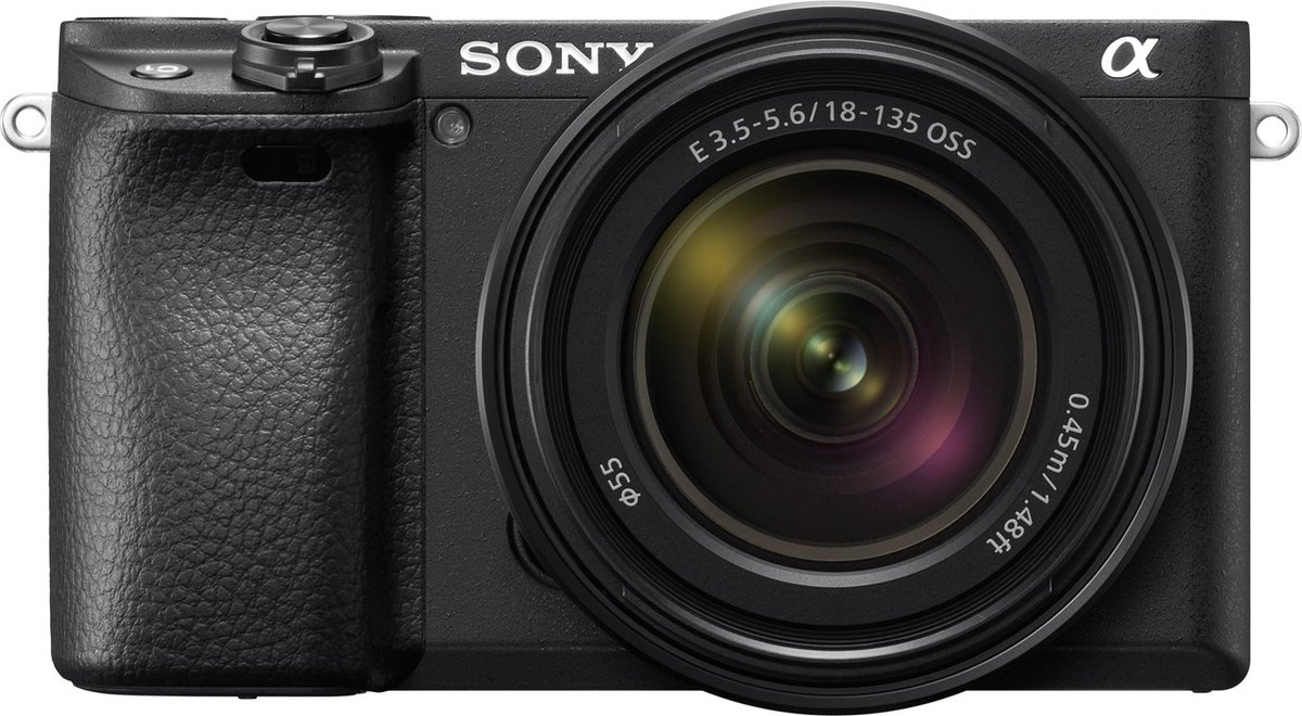 Sony A6400 Body Zwart + 18-135mm F3.5-5.6 OSS