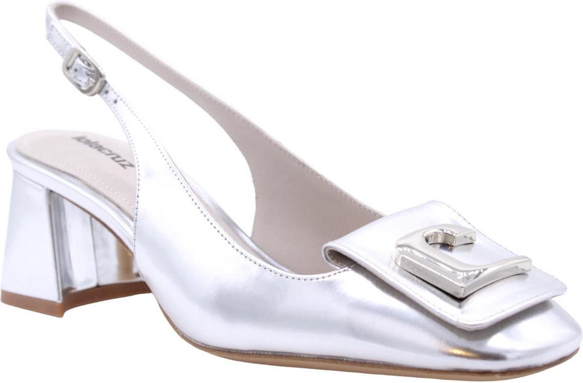 Lola Cruz 08Z17BK Slingbacks