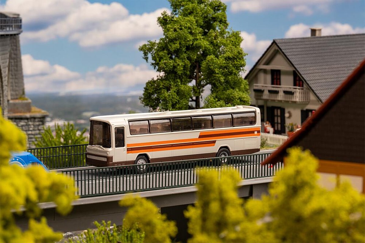 Faller 161441 MB O 303 RHD Reisebus Car system H0 Voertuig