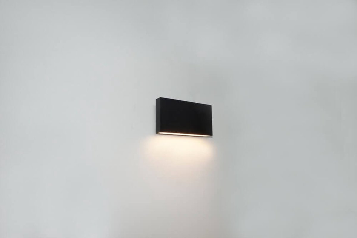 Artdelight Box - Buiten Wandverlichting - 17 X 9 X 4 Cm - 6,5W Dimbare LED Incl. - IP65 - Zwart