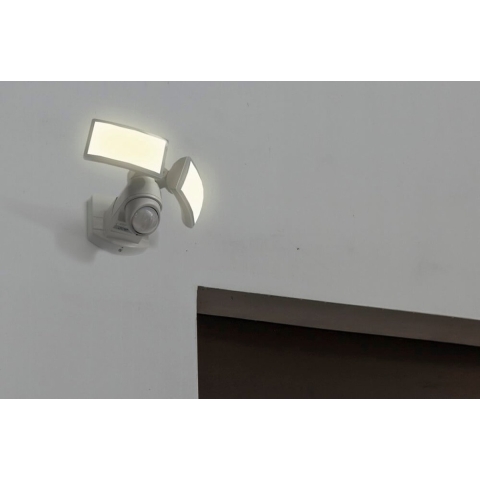 Lutec Arc - Buiten Wandlamp Met Sensor - 27 X 20 X 15 Cm - 13W LED Incl. - IP54 - Wit
