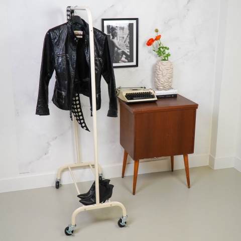 House Vitamin Clothes rack wheels sand 80x40x155cm