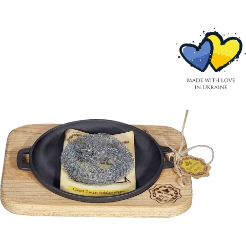 Maysternya Gietijzeren serveerpan op houten plank ø 18 x 2,5 cm zwart