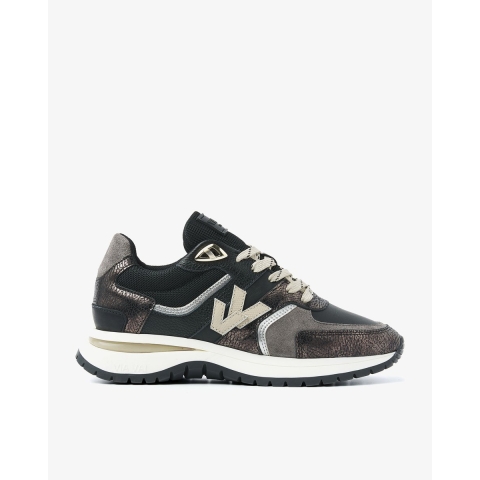 VIA VAI Usher davina