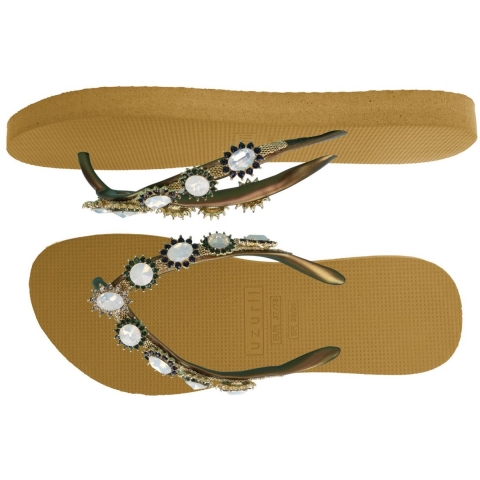 Uzurii Pearl monroe oker