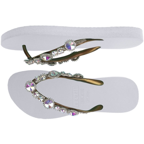 Uzurii Chrystal marilyn wit