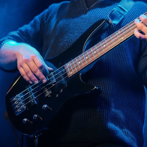 Fazley FMB118BK elektrische basgitaar zwart