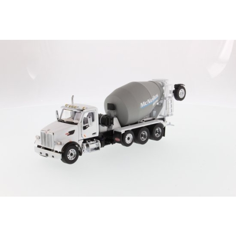 Peterbilt Model 567 - 1:50 - Diecast Masters