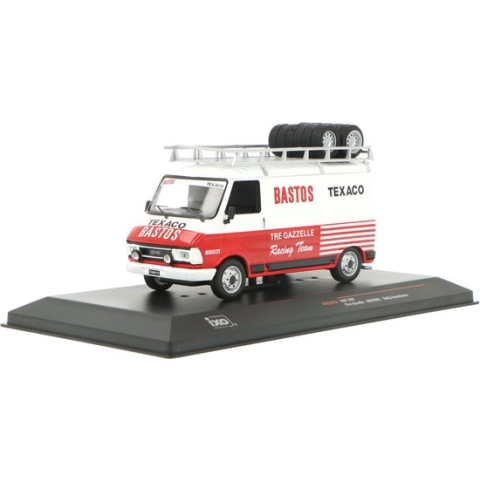 Fiat 242 (TRE Gazzelle / Bastos) Rally Assistance - 1:43 - IXO Models