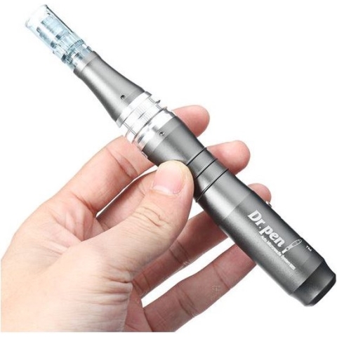 De originele Dr.Pen M8 Draadloze Microneedling dermapen is na de A6s de beste meest veelzijdige dermapen en op voorraad incl. 2 gratis cartridges.