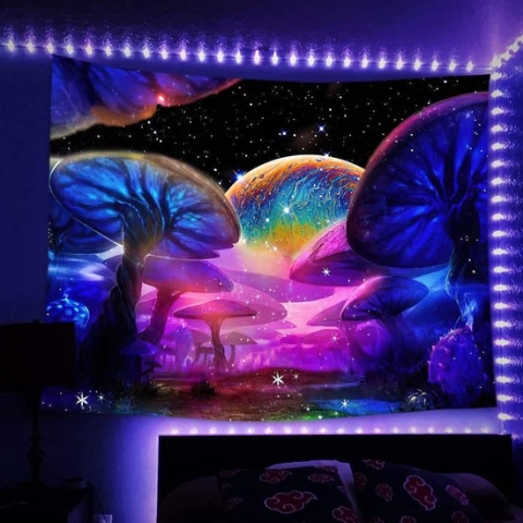 Ulticool - Paddenstoelen Heelal Maan Sterren - Glow in the Dark Tapestry Decoratie Magic - Psychedelische Blacklight Party Wandkleed Achtergronddoek - 200x150 cm - Backdrop UV Lamp Reactive - Groot wandtapijt - Poster - Fluoriserende Neon Verlichting