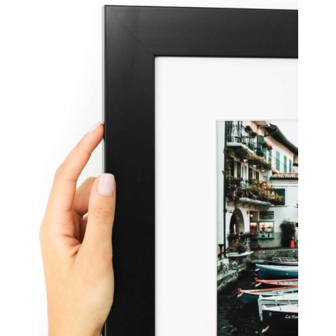 Zwarte brede kader met witte passe partout. (Handgemaakt) Fotoformaat 30x40 | Kaderformaat 40x50