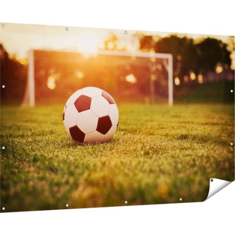 Gards Tuinposter Voetbal met Goal tijdens Zonsondergang - 180x120 cm - Tuindoek - Tuindecoratie - Wanddecoratie buiten - Tuinschilderij