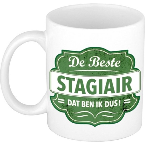 De beste stagiair cadeau koffiemok / theebeker wit met groen embleem - 300 ml - keramiek - stage cadeaumok / afscheidscadeau