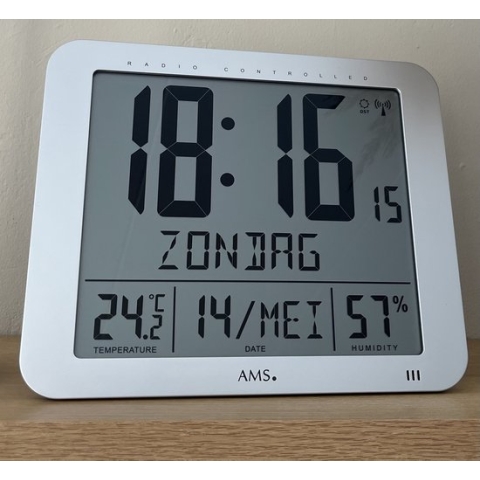 AMS F5884 Digitale Klok - Wandklok - Kunststof - Tafelklok - Radiogestuurde tijdsaanduiding - Temparatuur - Zilverkleurig
