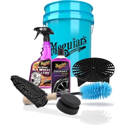 Ultime velg en banden reinigings set bestaand uit; Meguisr,s Wasemmer 19 Ltr met Grit Guard Grit, 710 ml Hot Rims & Wheels cleaner, Tyre Care Endurance High Gloss 473 ml met pad. ValetPRO Long Reach Wheel Brush, Nuke Guys WashMitt grijs,