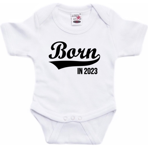 Born in 2023 tekst baby rompertje wit babys - Kraamcadeau/ zwangerschapsaankondiging - 2023 geboren cadeau 80