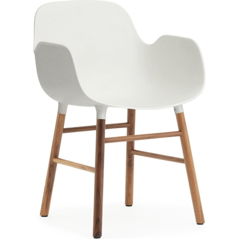 Normann Copenhagen Form Armchair - Stoel - Wit met walnoten onderstel