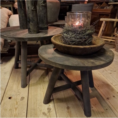 AURA PEEPERKORN| BIJZETTAFELTJE| ROND BIJZETTAFELTJE|OLD FARM collectie| oud hout