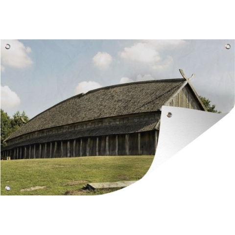 Tuinposter Viking langhuis in Denemarken - 190x120 cm - Wanddecoratie Buiten - Tuinposter - Tuindoek - Schuttingposter - Tuinschilderij