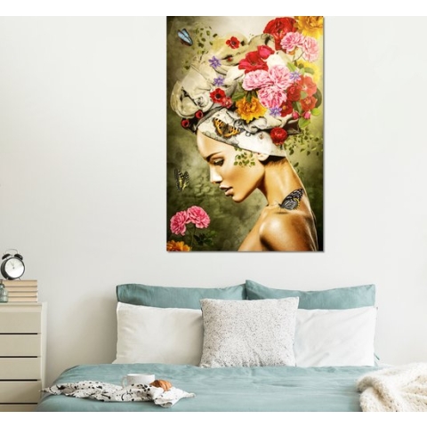Wanddecoratie Metaal - Aluminium Schilderij Industrieel - Vrouw - Bloemen - Kleuren - Vlinders - Rozen - Hoofddoek - 100x150 cm - Dibond - Foto op aluminium - Industriële muurdecoratie - Voor de woonkamer/slaapkamer