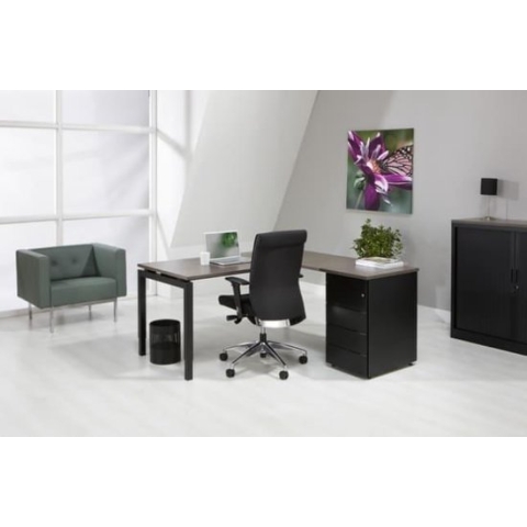 4-Poots hoekbureau met ladenblok Kubus 180 x160cm Ladeblok 3 lades met pennenlade bladkleur Logan eiken framekleur Antraciet (Ral 7016) hoek Links