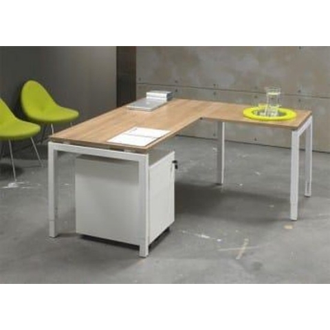 Hoogte verstelbaar hoekbureau Kubus breed 180CM diep 160CM bladkleur Kersen framekleur Aluminium (RAL9006) wingzijde Rechts