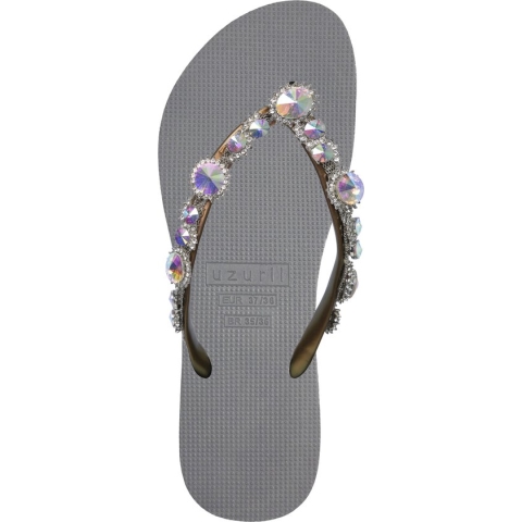 Uzurii Chrystal Marilyn