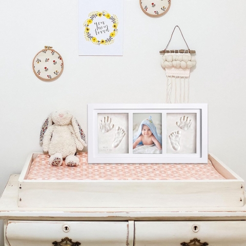 Babyhandafdruk en voetafdrukset, fotolijst, gipsafdruk voor babyhand en voet, met echt houten fotolijst, met houten stokken, 2 verpakkingen witte klei, letters en cijfers, ook voor dieren