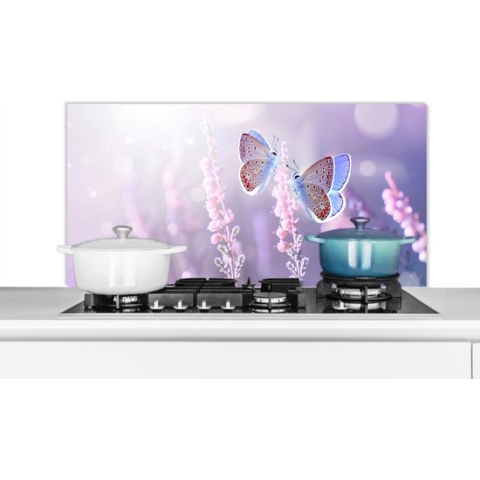 Spatscherm - Spatwand - Vlinder - Lavendel - Bloemen - Zon - Insecten - 100x50 cm - Spatscherm dieren - Keuken achterwand - Muurdecoratie