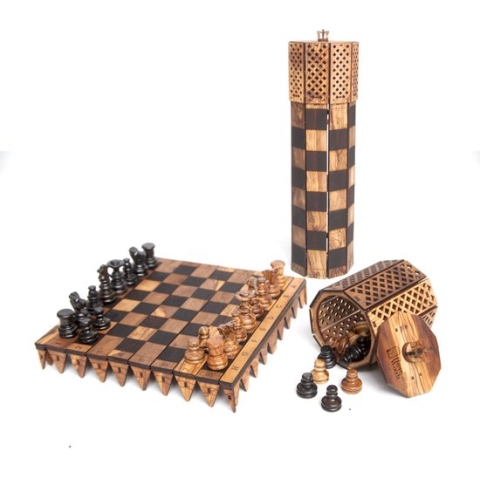 HappyWoods Opvouwbaar Schaakbord - Schaakset Olijfhouten Schaakbord en Magnetische Stukken - Opvouwbaar Draagbaar Reisschaakbord - Spelsets voor Kinderen Volwassenen Toernooi Professioneel Beginner - Uniek Ontwerp – 22 x 22 cm