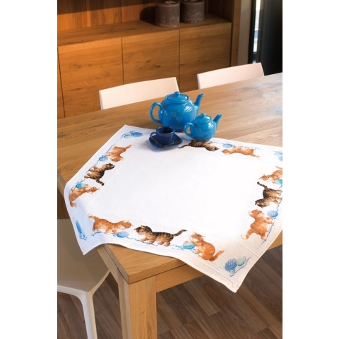 Tafelkleed Spelende poezen borduren (pakket)