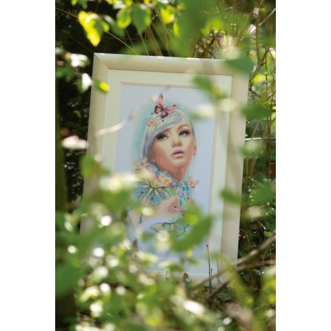 LanArte Vlindermeisje borduren (pakket) PN-0171930