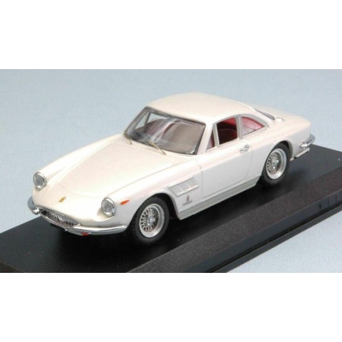 Ferrari 330 GTC 1966 Pearl White