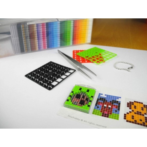 Pixel P60001-27501 kleine startersdoos, knutselset met 60 pixelplaten, 4 basisplaten, 12 medaillons met ketting en 4 minisjablonen, kinderlijk eenvoudig insteeksysteem